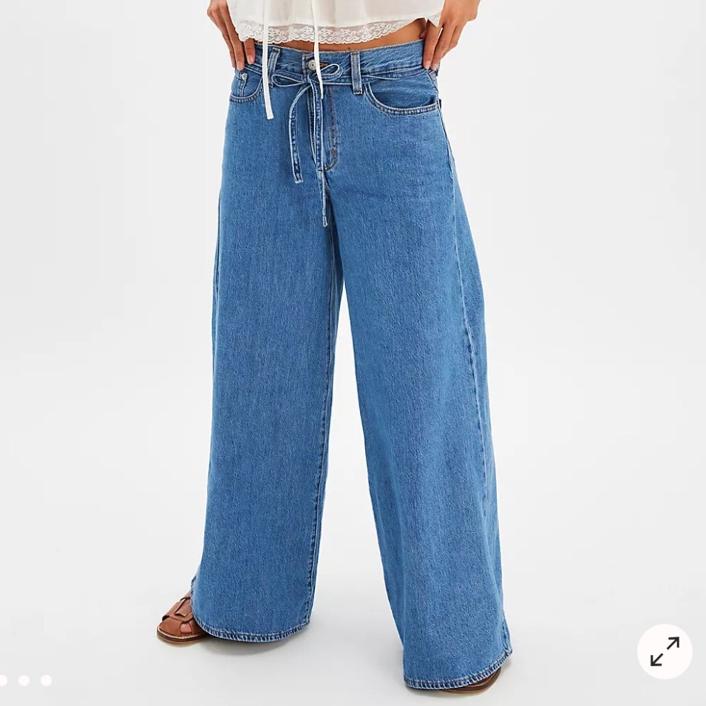 Levi’s XL Superwide jeans in medium wash - size 27